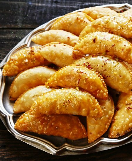 शुद्ध ताज़ा होली गुझिया बिना चासनी (900 ग्राम) - Image 3