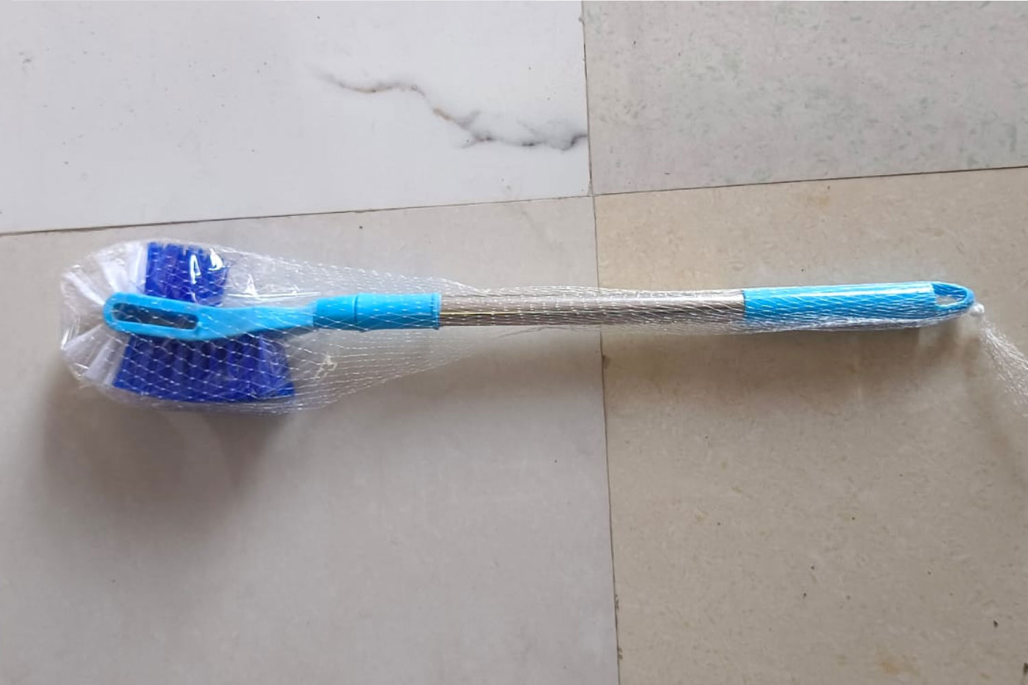 blue sink brush